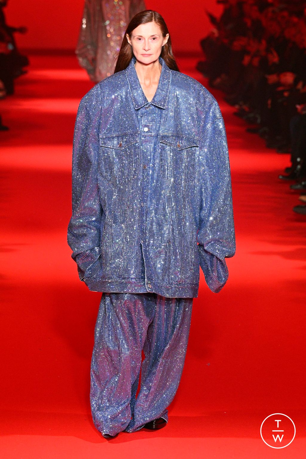 Fashion Week Paris Fall/Winter 2024 look 82 from the VETEMENTS collection womenswear
