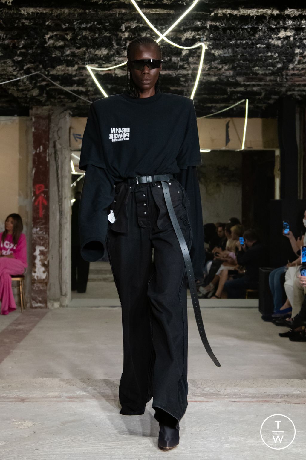 Fashion Week Paris Spring/Summer 2023 look 4 from the VETEMENTS collection womenswear