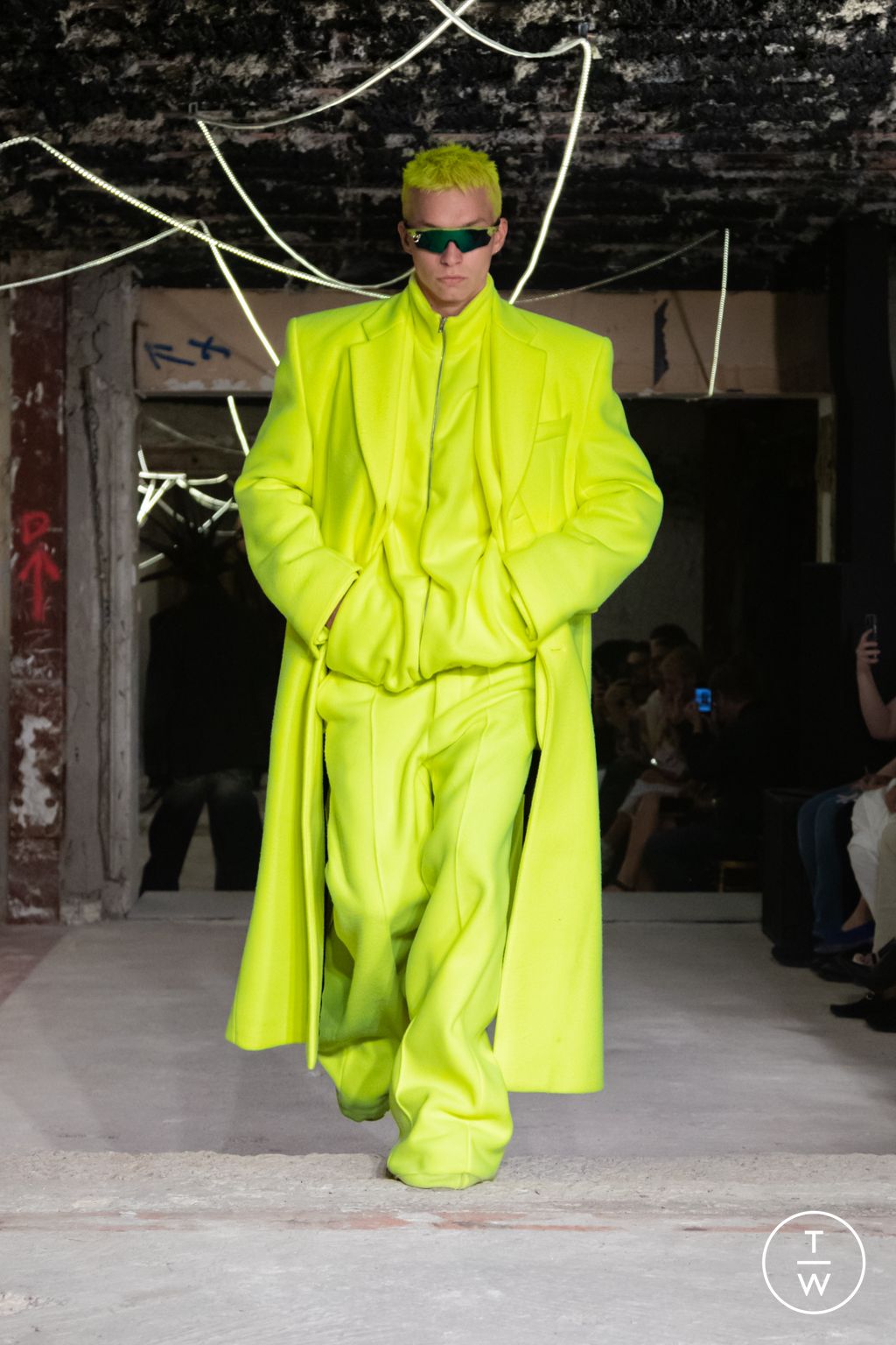 Fashion Week Paris Spring/Summer 2023 look 8 from the VETEMENTS collection womenswear