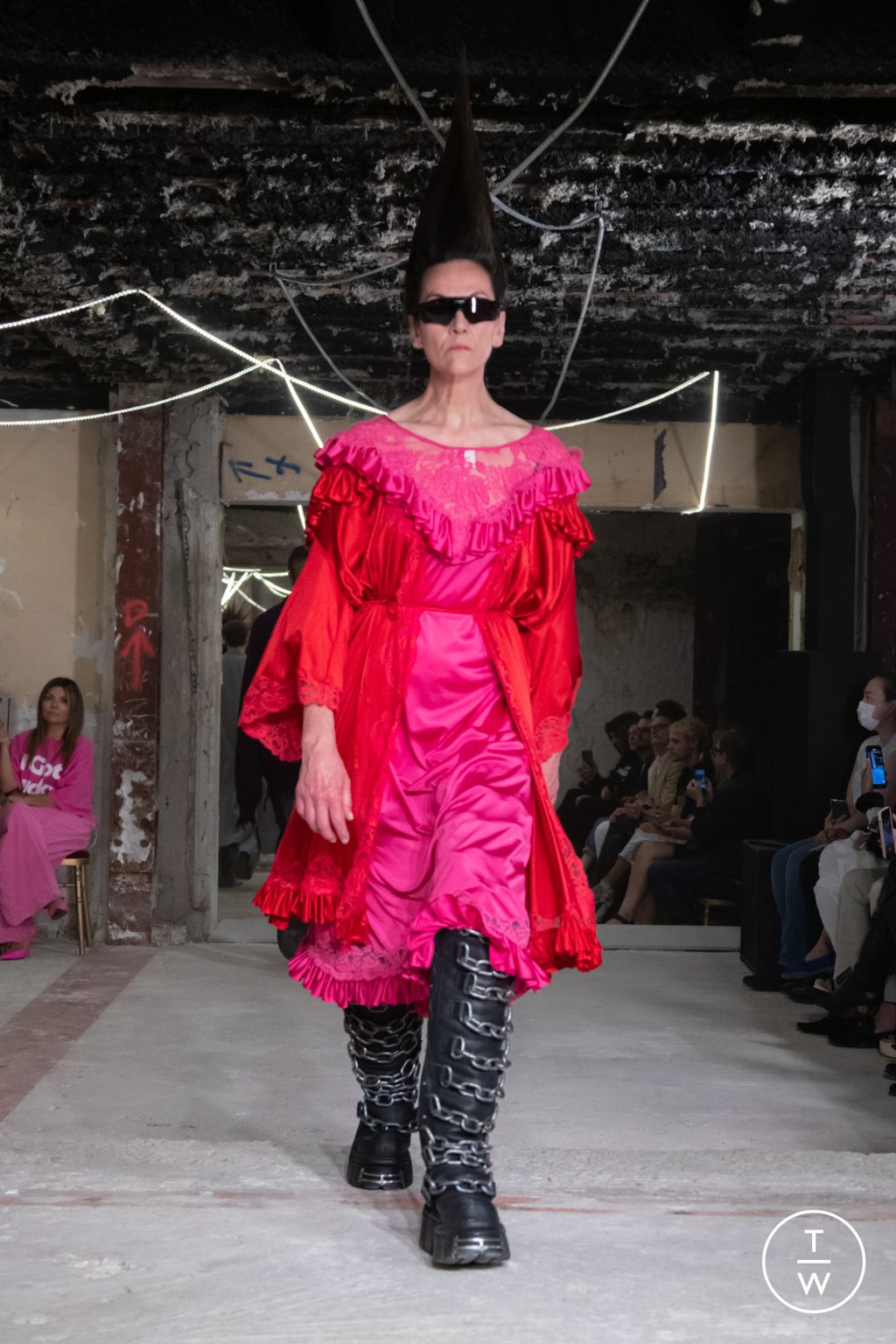 Fashion Week Paris Spring/Summer 2023 look 16 from the VETEMENTS collection womenswear