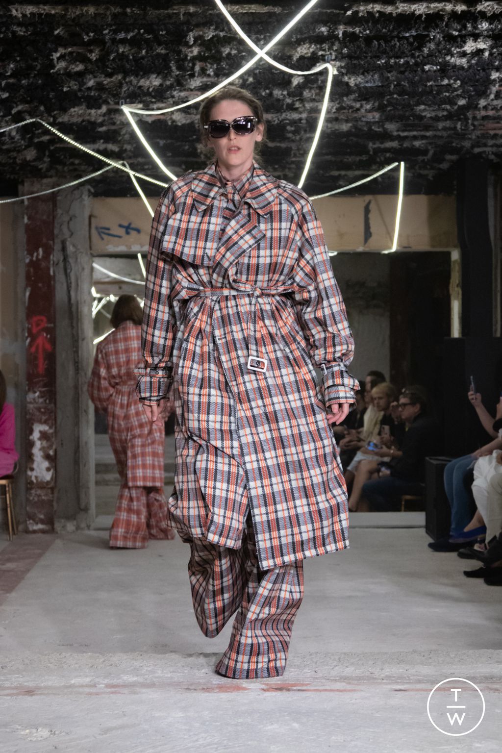 Fashion Week Paris Spring/Summer 2023 look 23 from the VETEMENTS collection womenswear