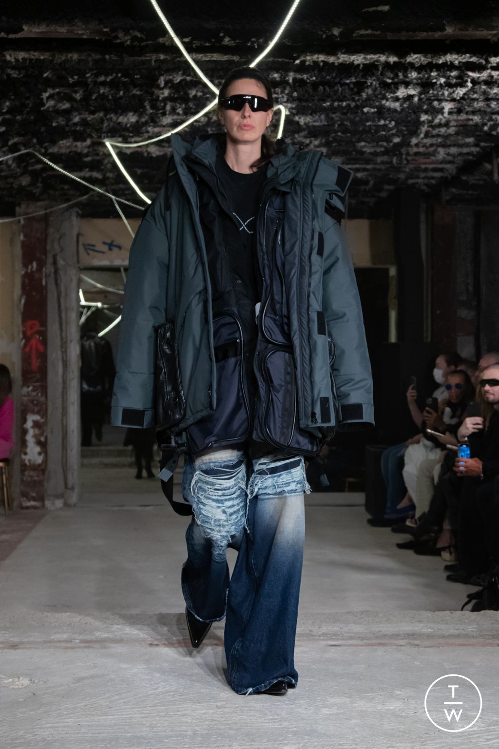 Fashion Week Paris Spring/Summer 2023 look 28 from the VETEMENTS collection womenswear