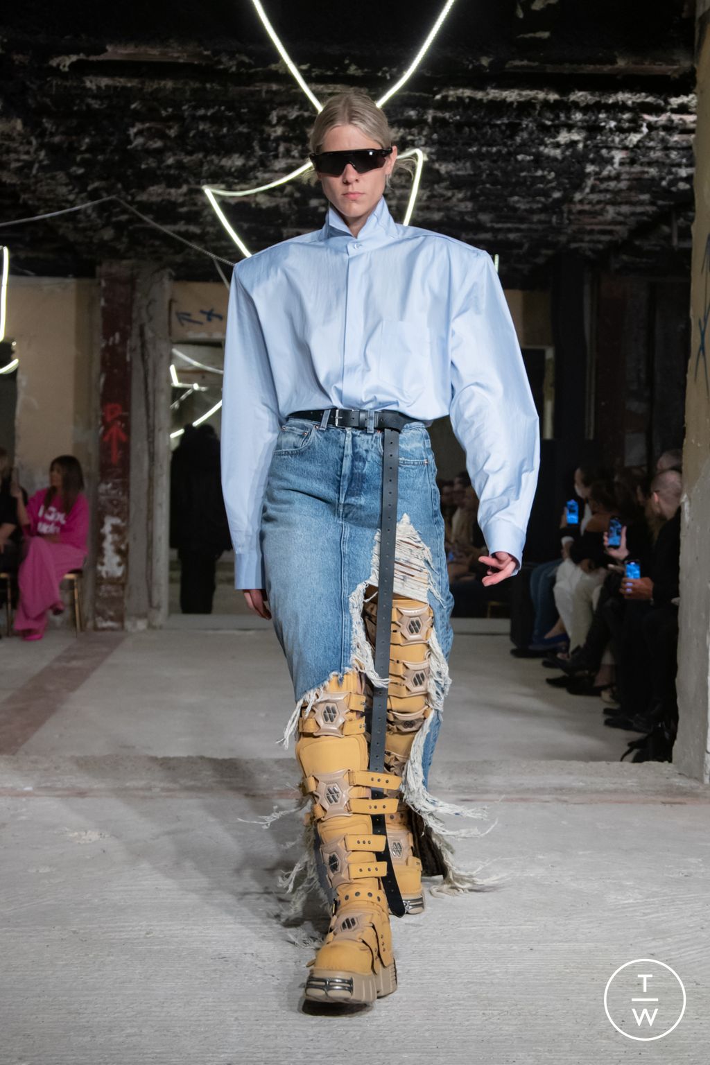 Fashion Week Paris Spring/Summer 2023 look 32 from the VETEMENTS collection womenswear