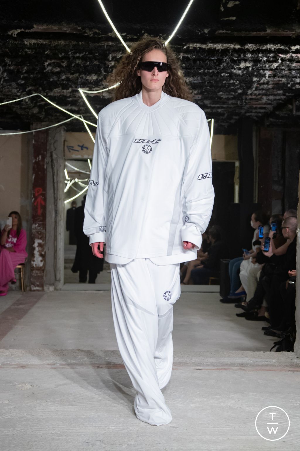 Fashion Week Paris Spring/Summer 2023 look 39 from the VETEMENTS collection womenswear