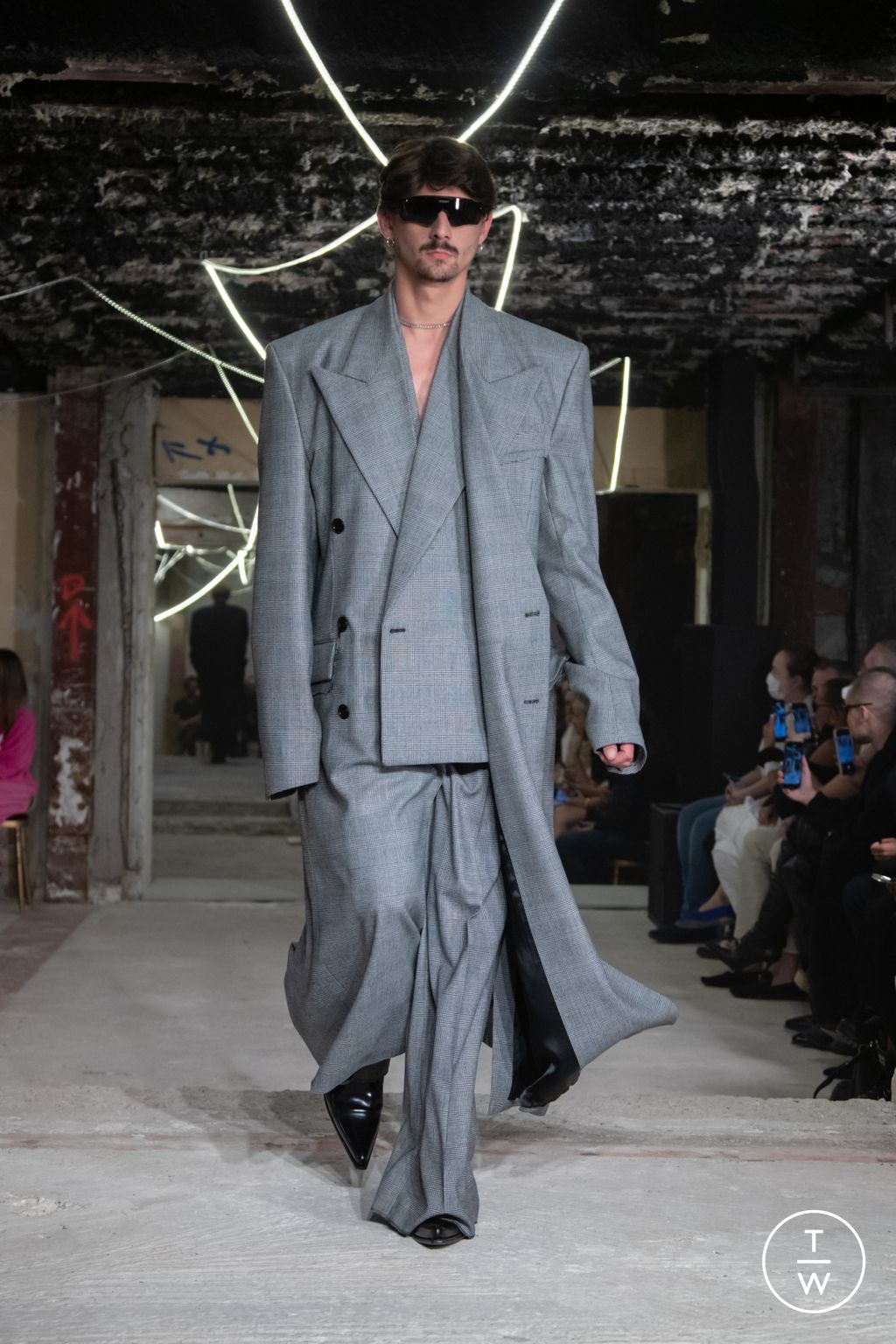 Fashion Week Paris Spring/Summer 2023 look 40 from the VETEMENTS collection 女装