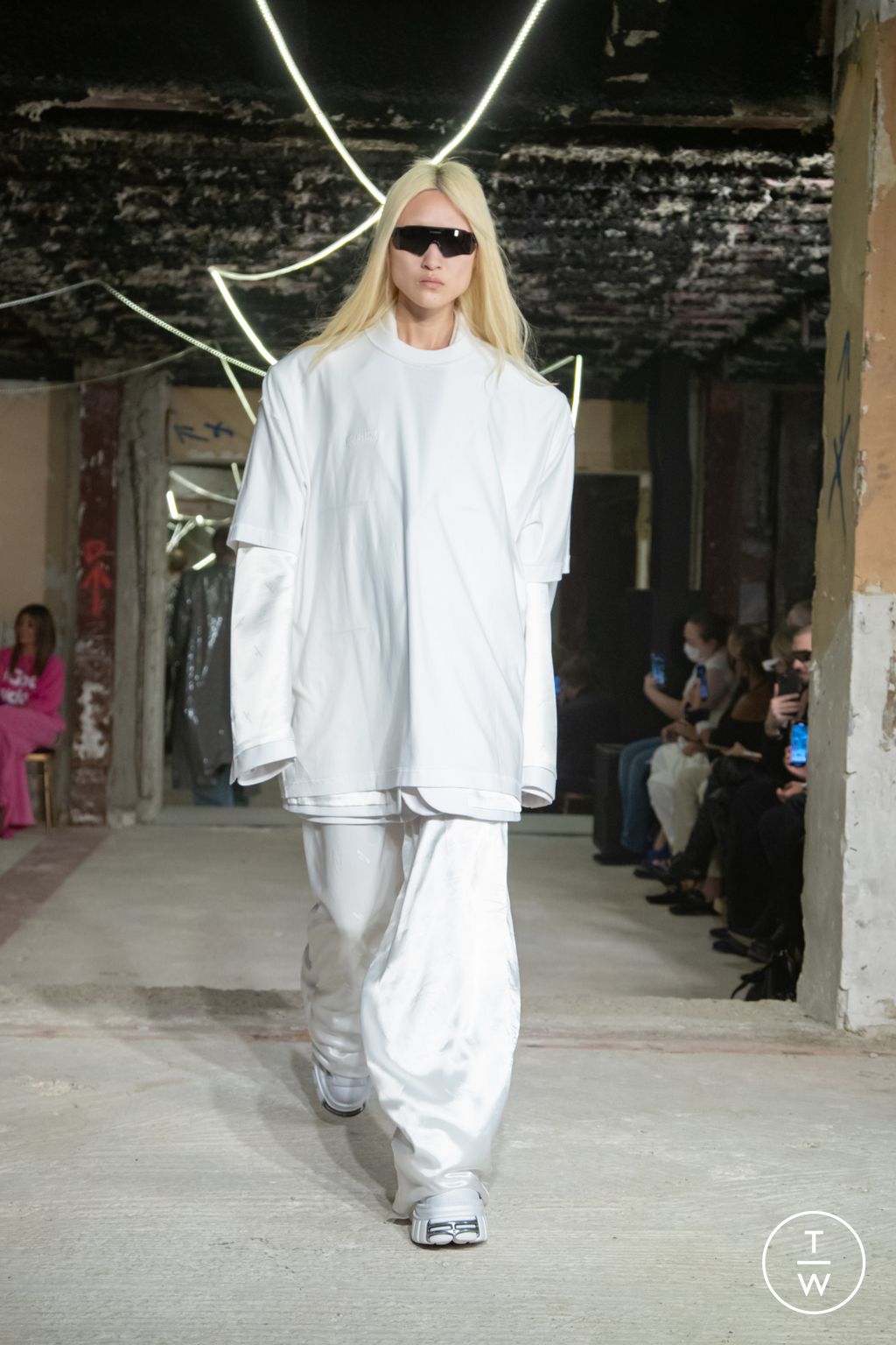 Fashion Week Paris Spring/Summer 2023 look 53 from the VETEMENTS collection womenswear