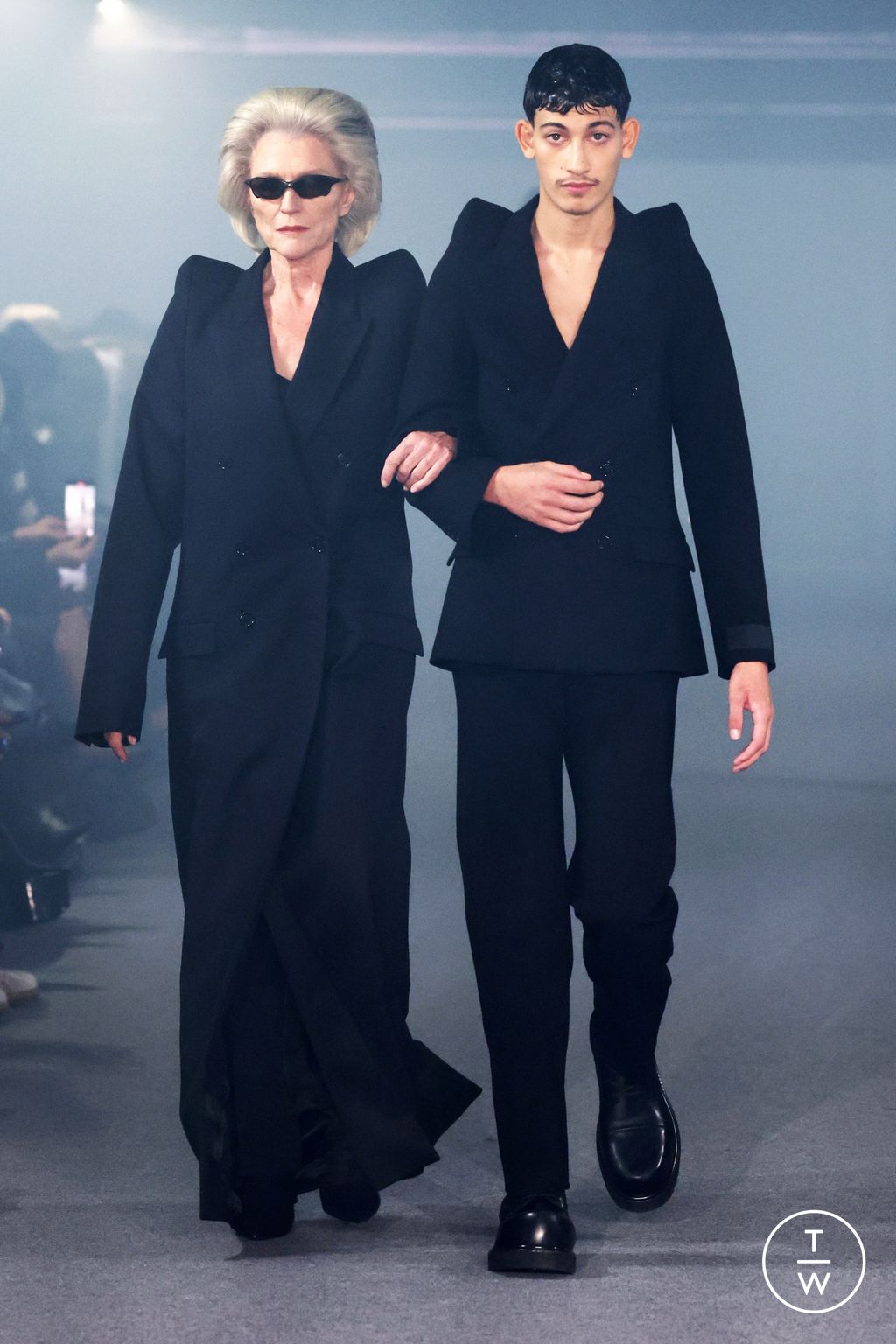 Fashion Week Paris Spring/Summer 2025 look 7 from the VETEMENTS collection womenswear