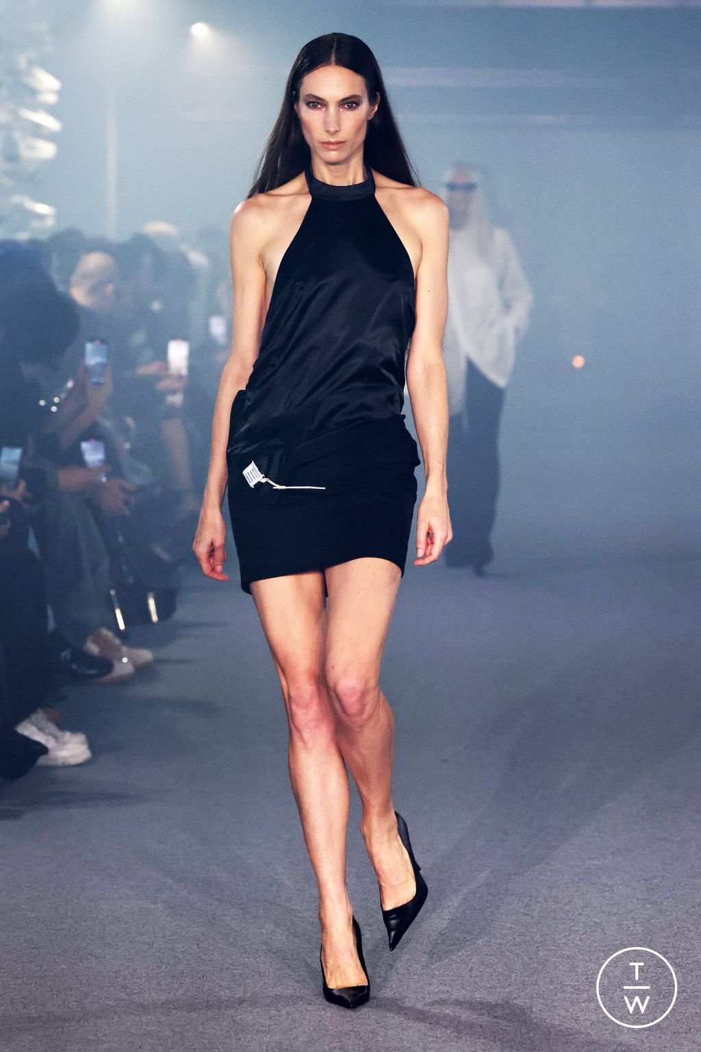 Fashion Week Paris Spring/Summer 2025 look 8 de la collection VETEMENTS womenswear