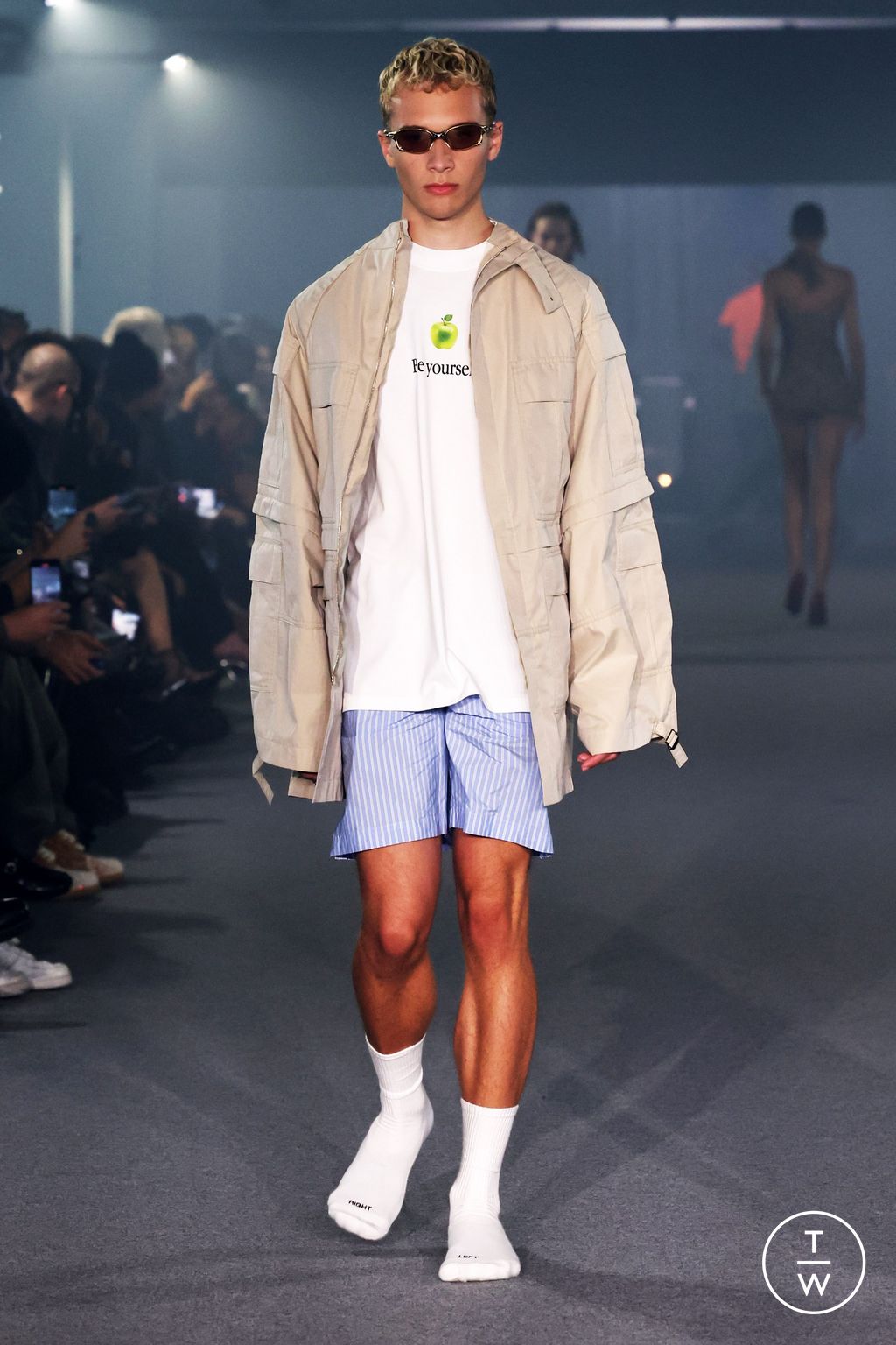 Fashion Week Paris Spring/Summer 2025 look 44 from the VETEMENTS collection womenswear