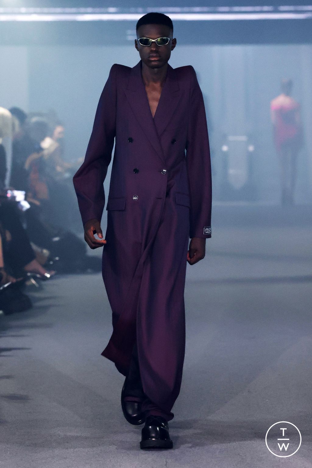 Fashion Week Paris Spring/Summer 2025 look 47 from the VETEMENTS collection womenswear