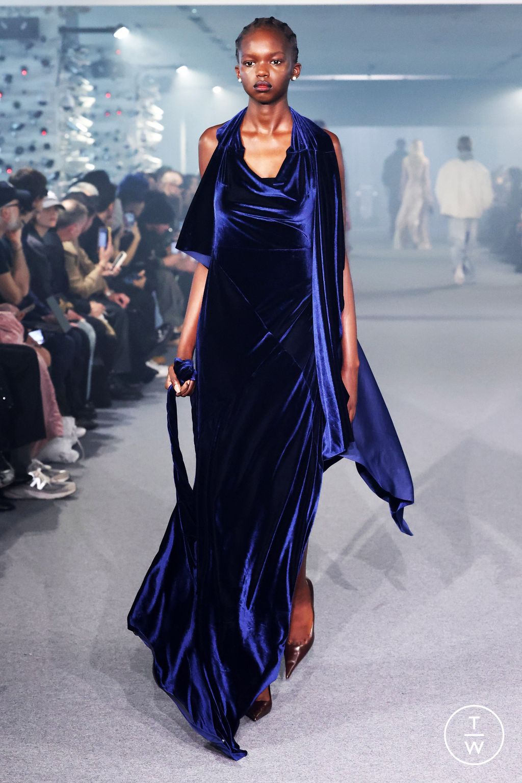 Fashion Week Paris Spring/Summer 2025 look 49 from the VETEMENTS collection womenswear