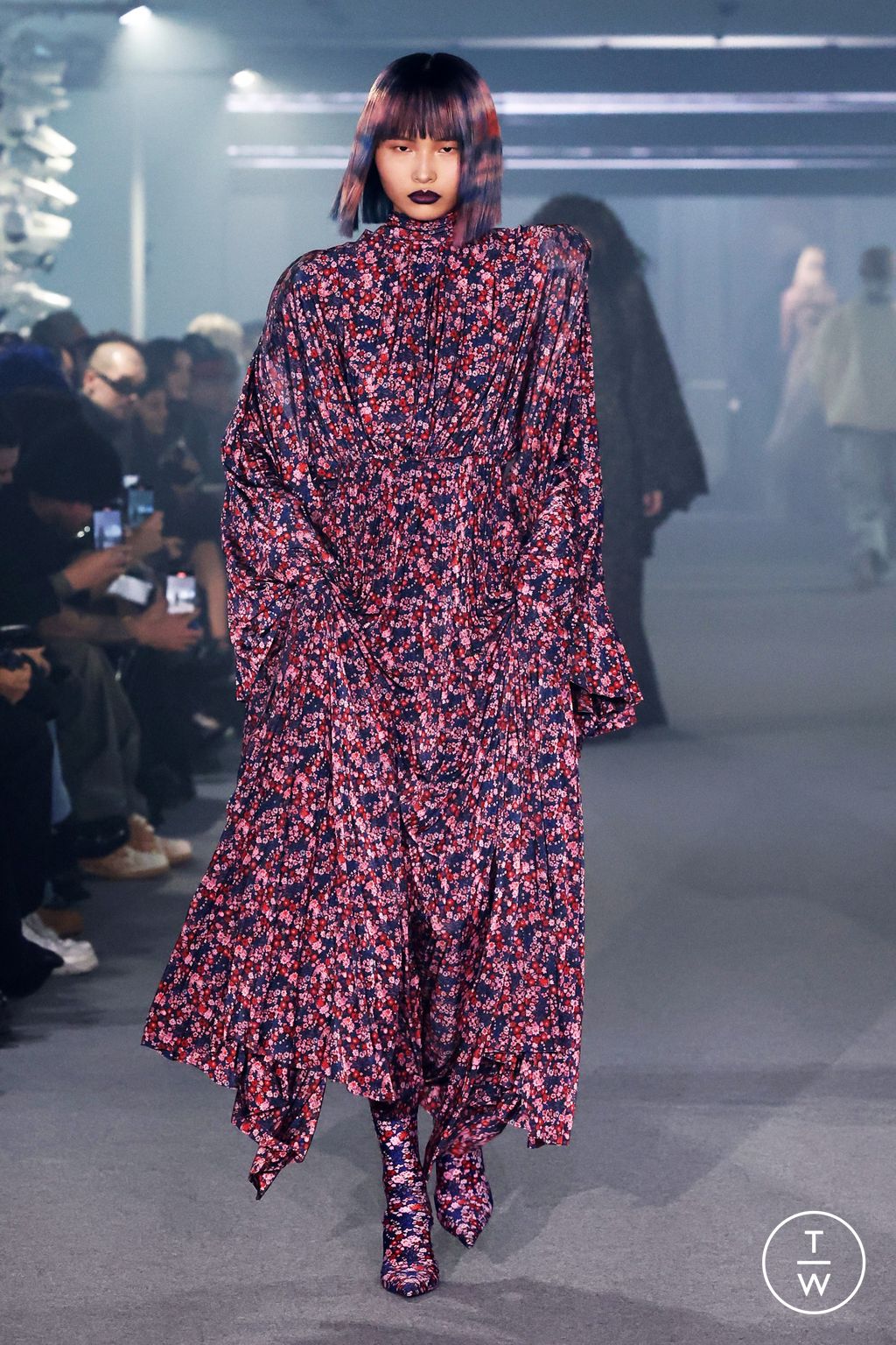 Fashion Week Paris Spring/Summer 2025 look 50 de la collection VETEMENTS womenswear