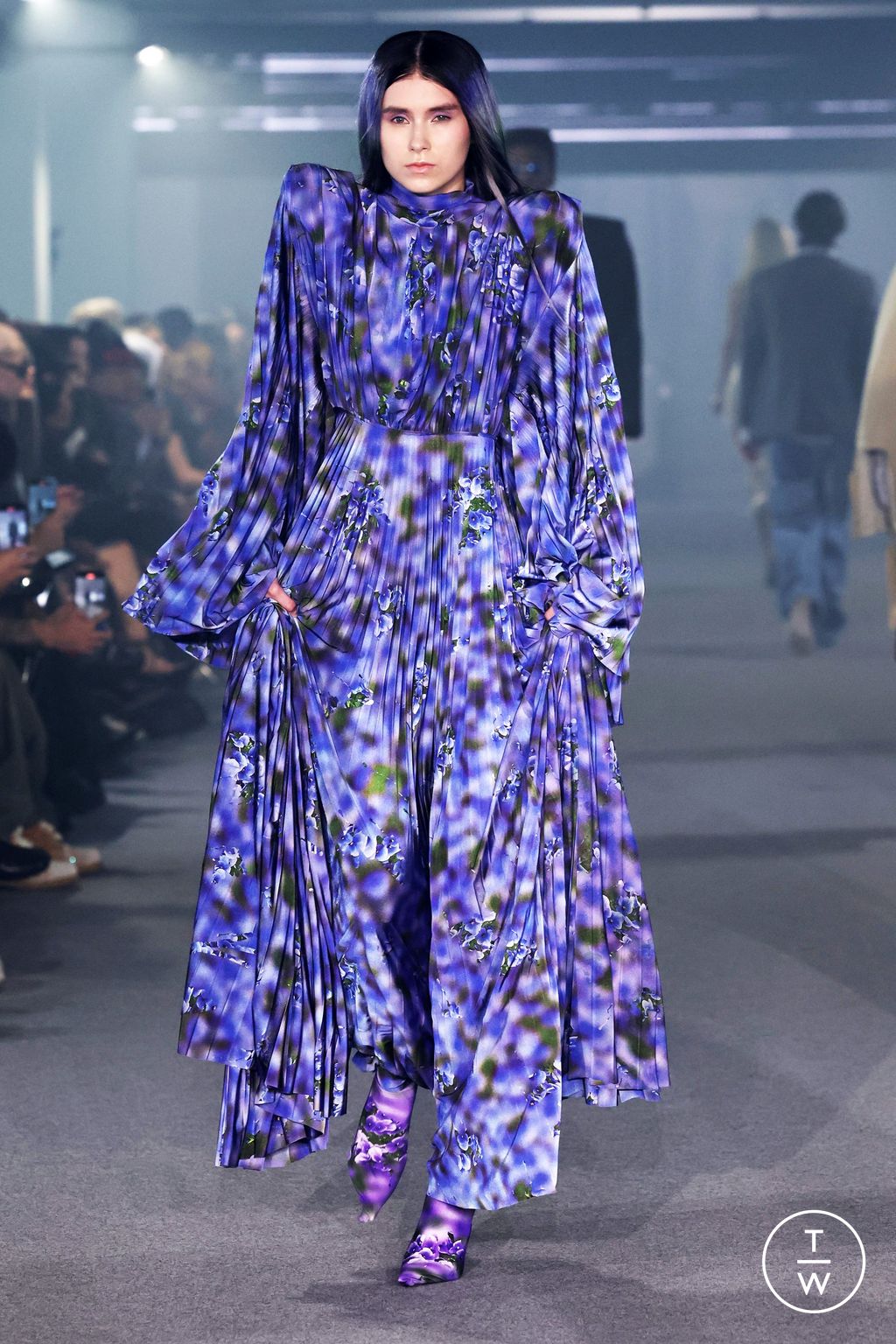 Fashion Week Paris Spring/Summer 2025 look 52 de la collection VETEMENTS womenswear