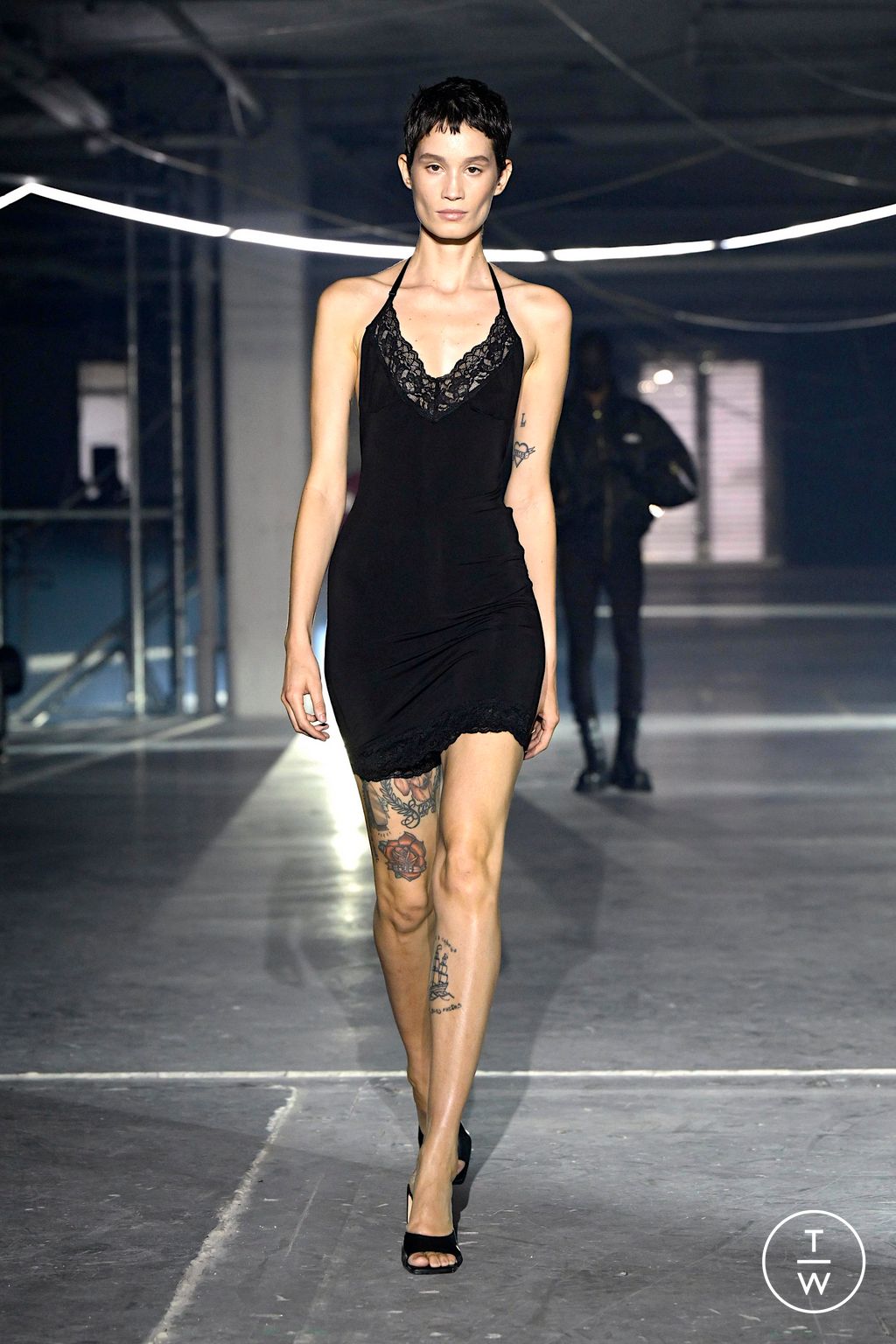 Fashion Week Paris Spring/Summer 2026 look 5 from the VETEMENTS collection womenswear