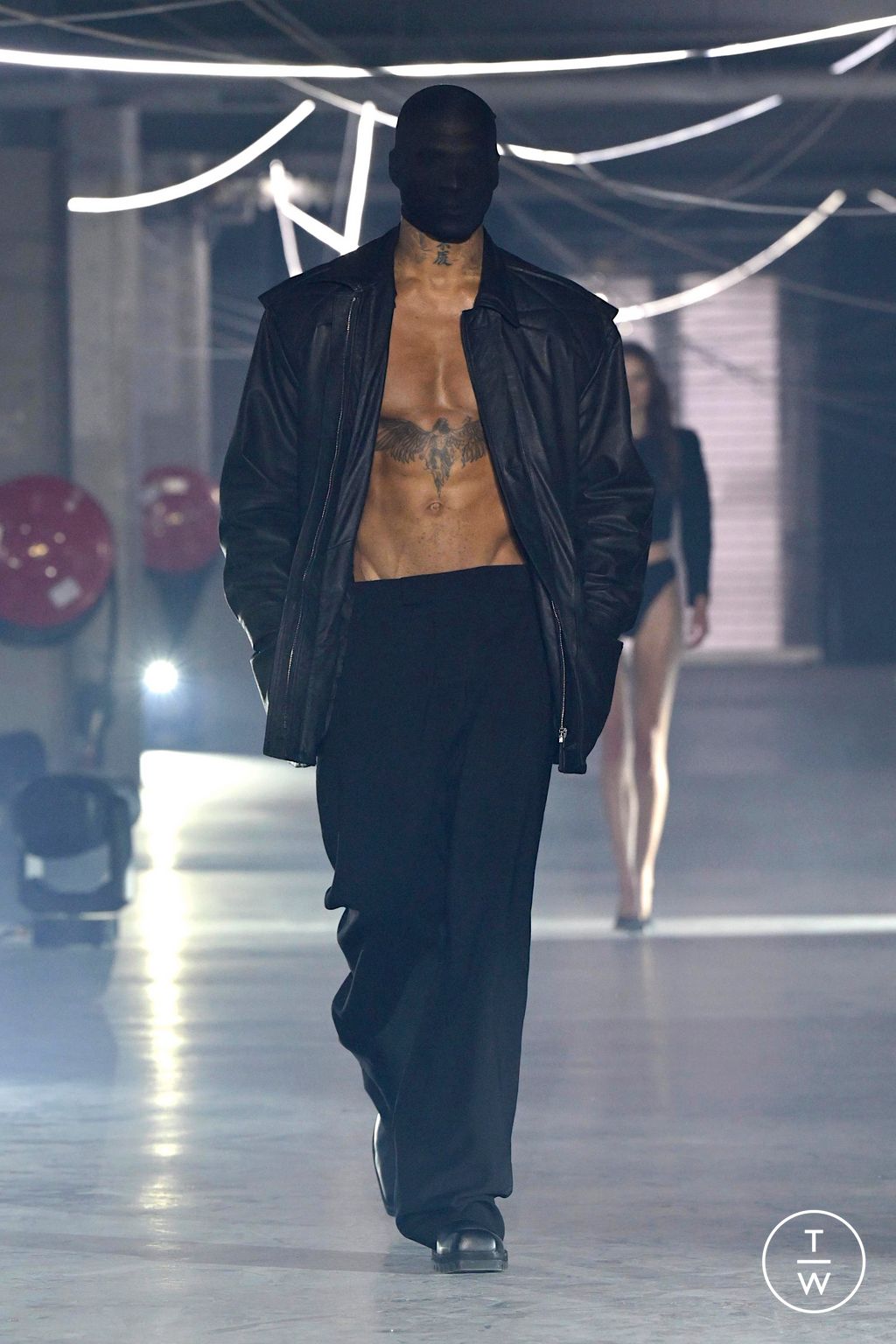 Fashion Week Paris Spring/Summer 2026 look 9 from the VETEMENTS collection womenswear