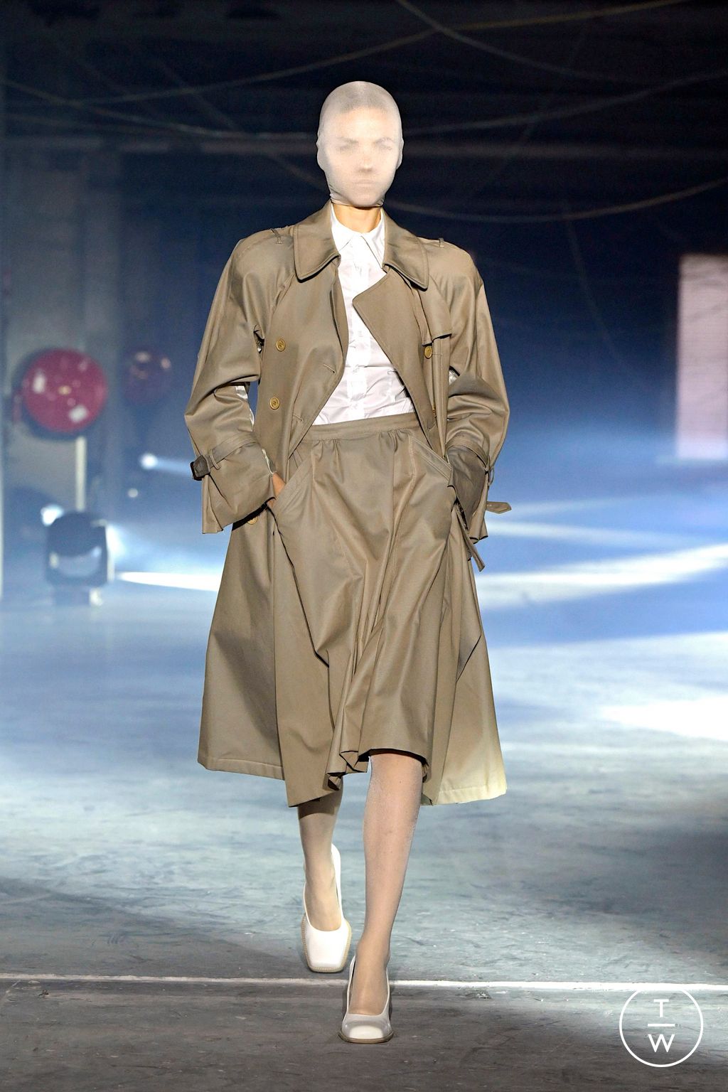 Fashion Week Paris Spring/Summer 2026 look 15 from the VETEMENTS collection womenswear