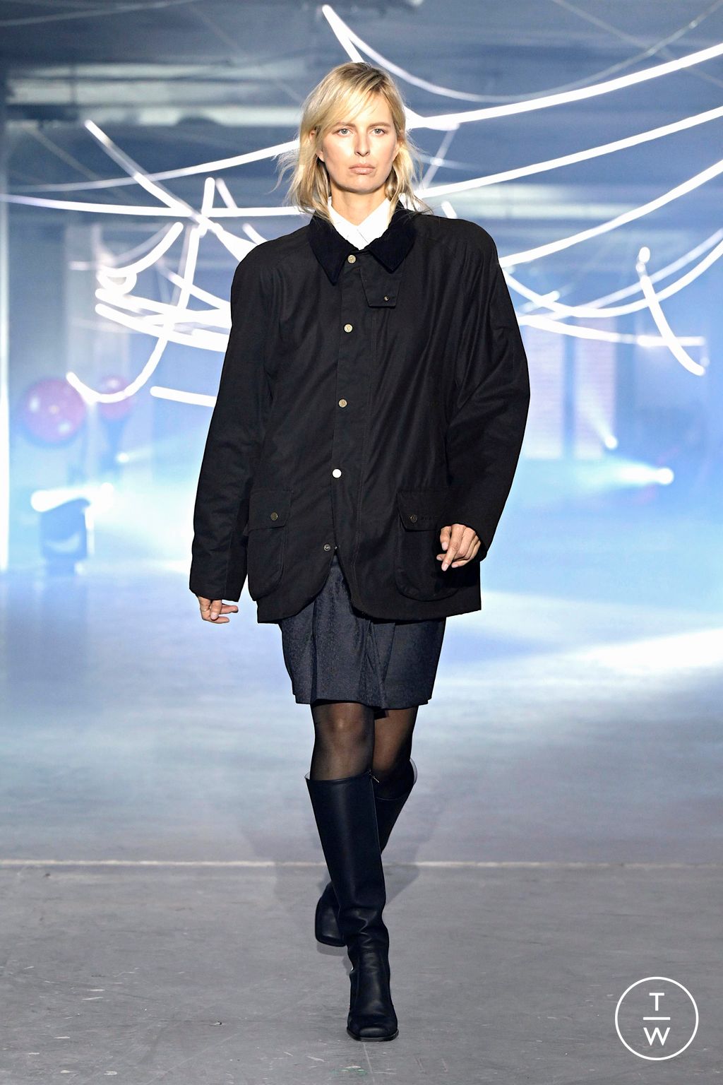 Fashion Week Paris Spring/Summer 2026 look 19 from the VETEMENTS collection womenswear