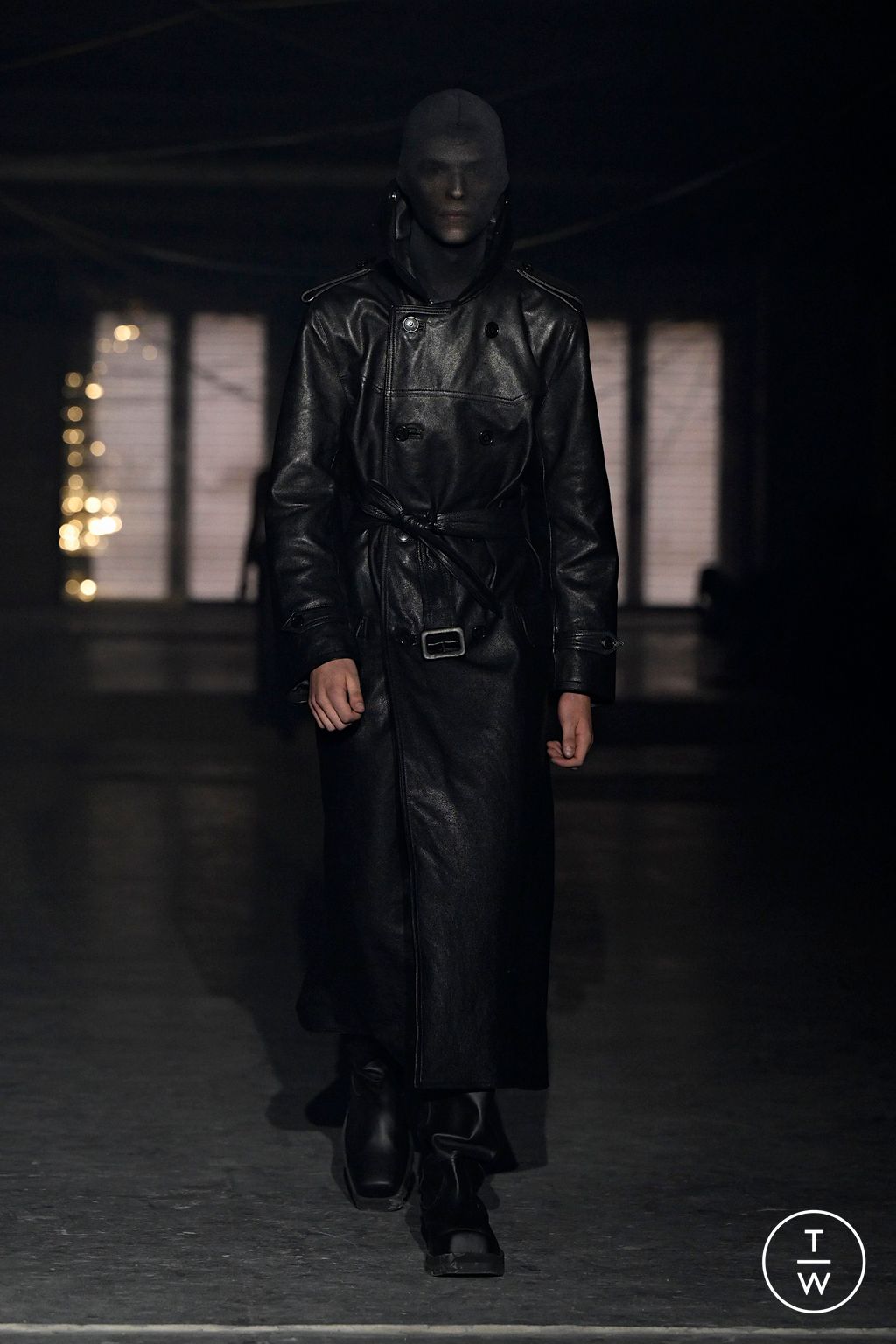 Fashion Week Paris Spring/Summer 2026 look 42 from the VETEMENTS collection womenswear