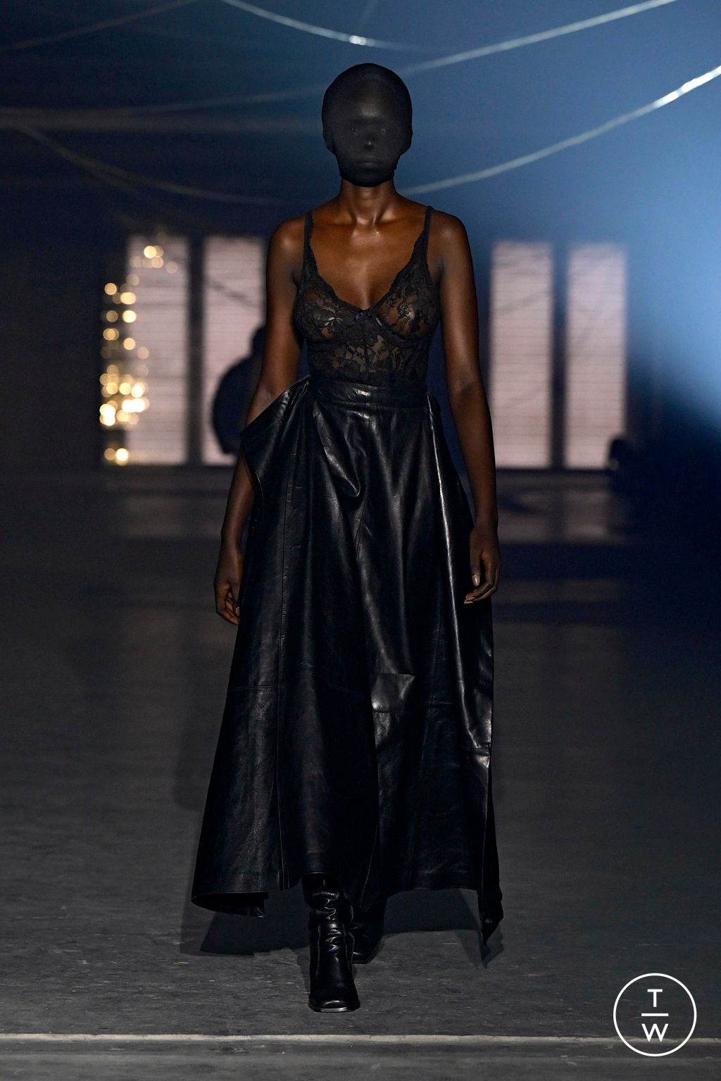 Fashion Week Paris Spring/Summer 2026 look 43 from the VETEMENTS collection womenswear