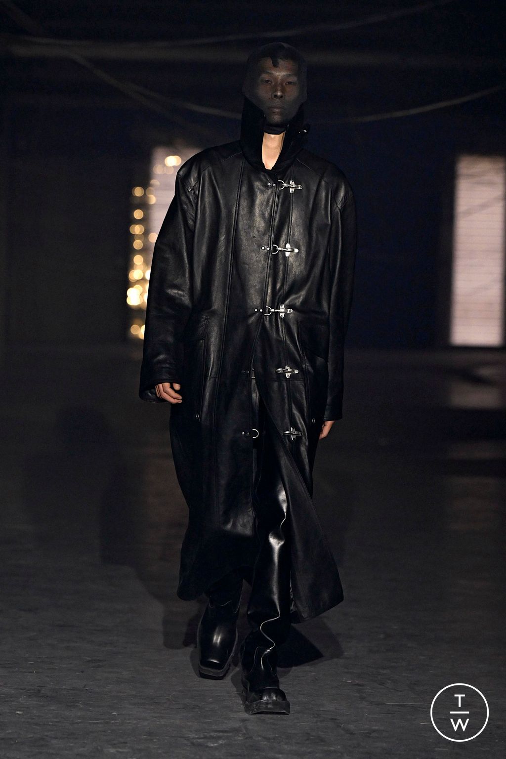 Fashion Week Paris Spring/Summer 2026 look 47 from the VETEMENTS collection womenswear