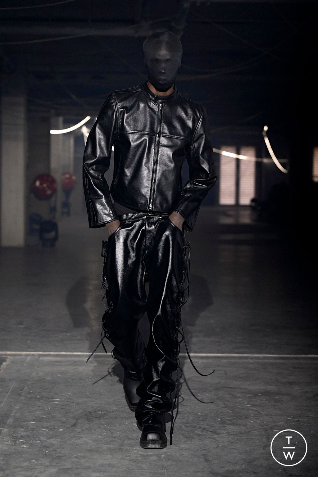 Fashion Week Paris Spring/Summer 2026 look 48 from the VETEMENTS collection womenswear