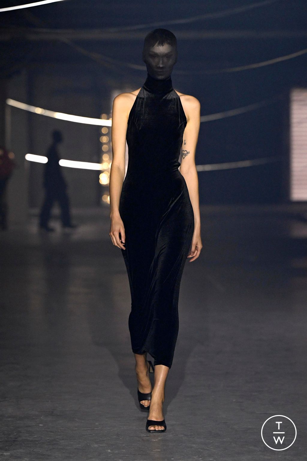 Fashion Week Paris Spring/Summer 2026 look 52 from the VETEMENTS collection womenswear