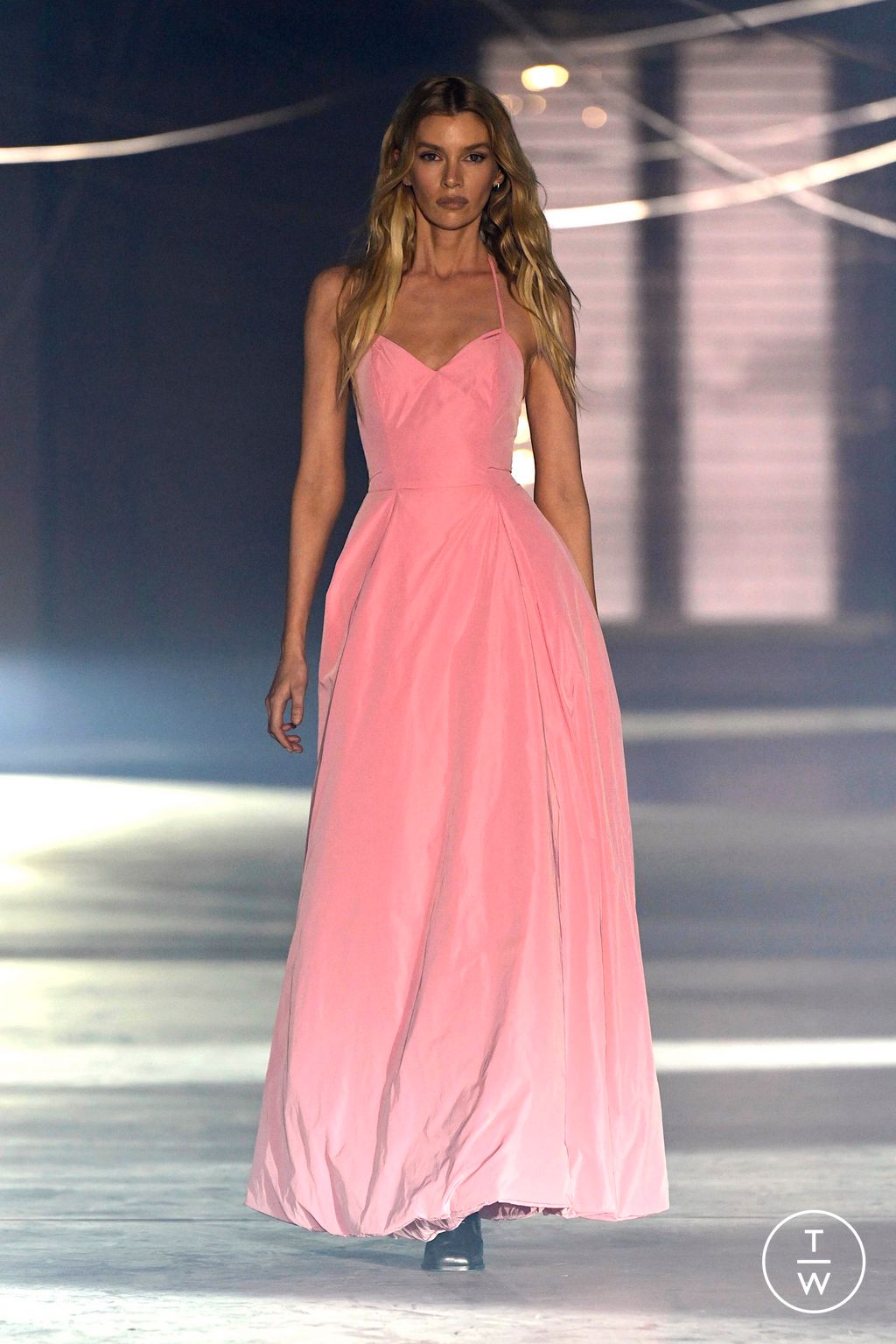 Fashion Week Paris Spring/Summer 2026 look 58 from the VETEMENTS collection womenswear