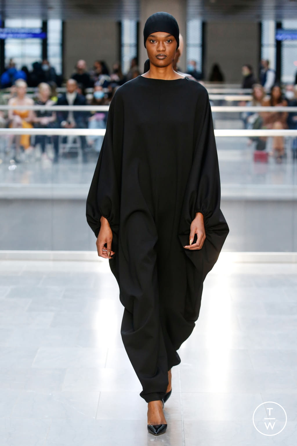 Fashion Week New York Fall/Winter 2022 look 8 de la collection VICTOR GLEMAUD womenswear