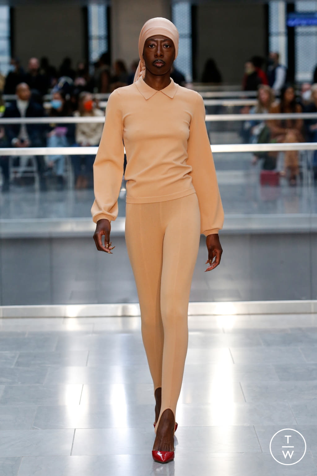 Fashion Week New York Fall/Winter 2022 look 11 from the VICTOR GLEMAUD collection womenswear