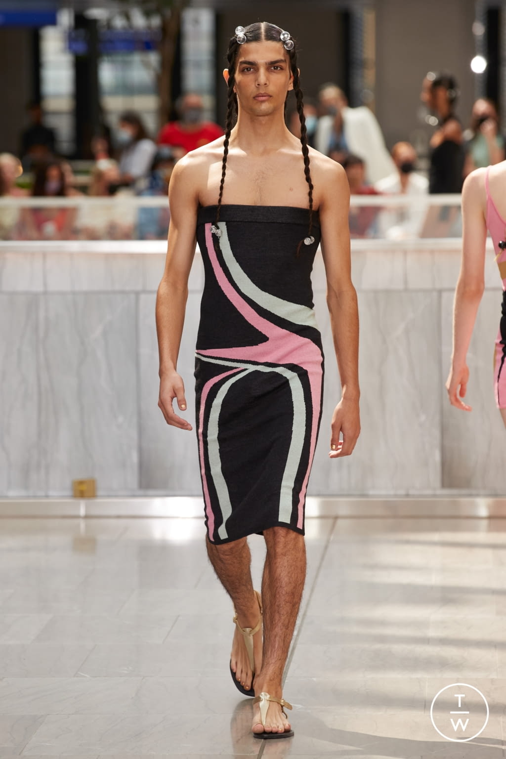 Fashion Week New York Spring/Summer 2022 look 26 from the VICTOR GLEMAUD collection womenswear