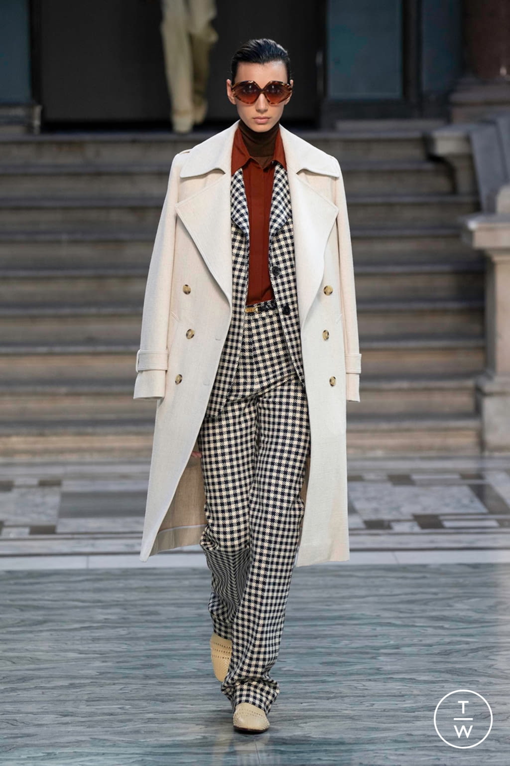 Fashion Week London Spring/Summer 2020 look 1 from the Victoria Beckham collection womenswear