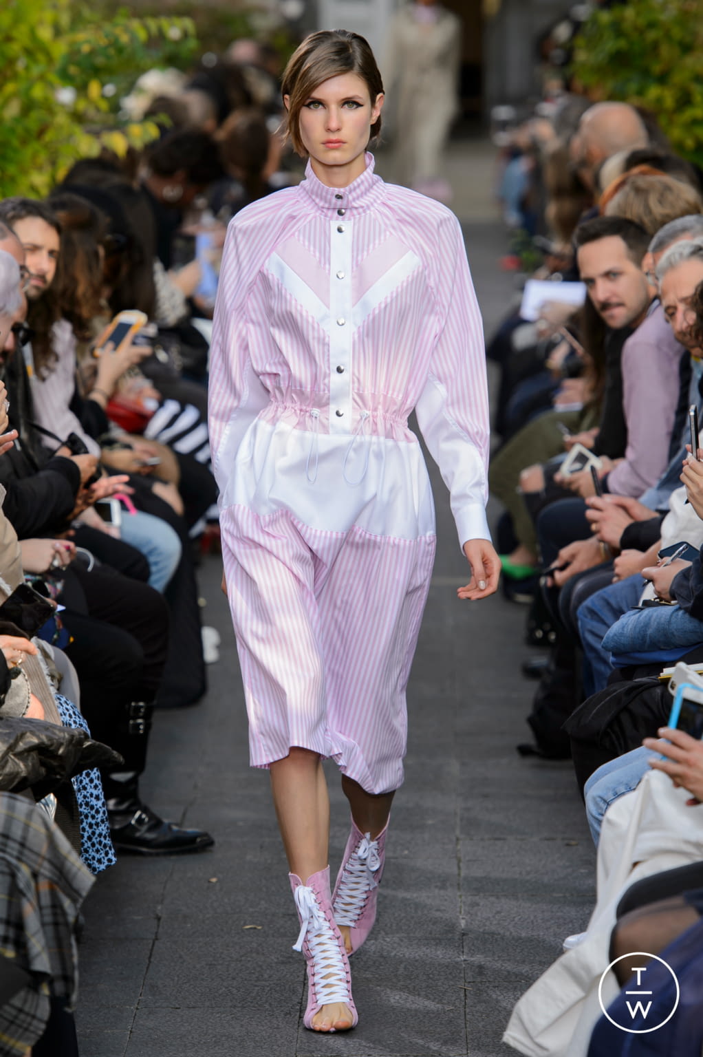 Fashion Week Paris Spring/Summer 2018 look 1 from the Victoria/tomas collection womenswear