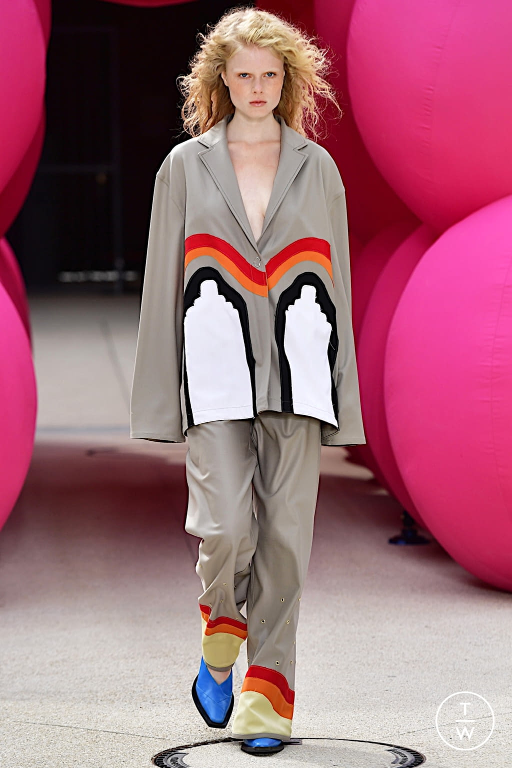 Fashion Week Paris Spring/Summer 2022 look 32 from the Victoria/tomas collection 女装