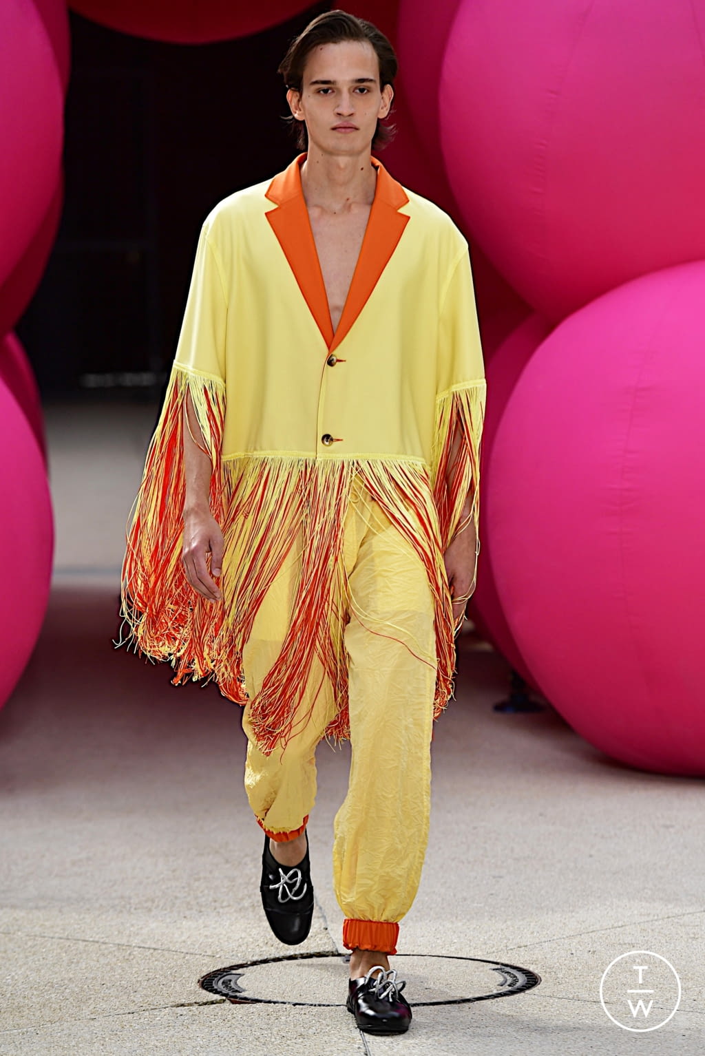 Fashion Week Paris Spring/Summer 2022 look 35 from the Victoria/tomas collection 女装