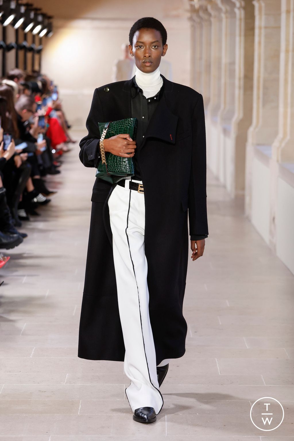 Fashion Week Paris Fall/Winter 2023 look 6 from the Victoria Beckham collection womenswear