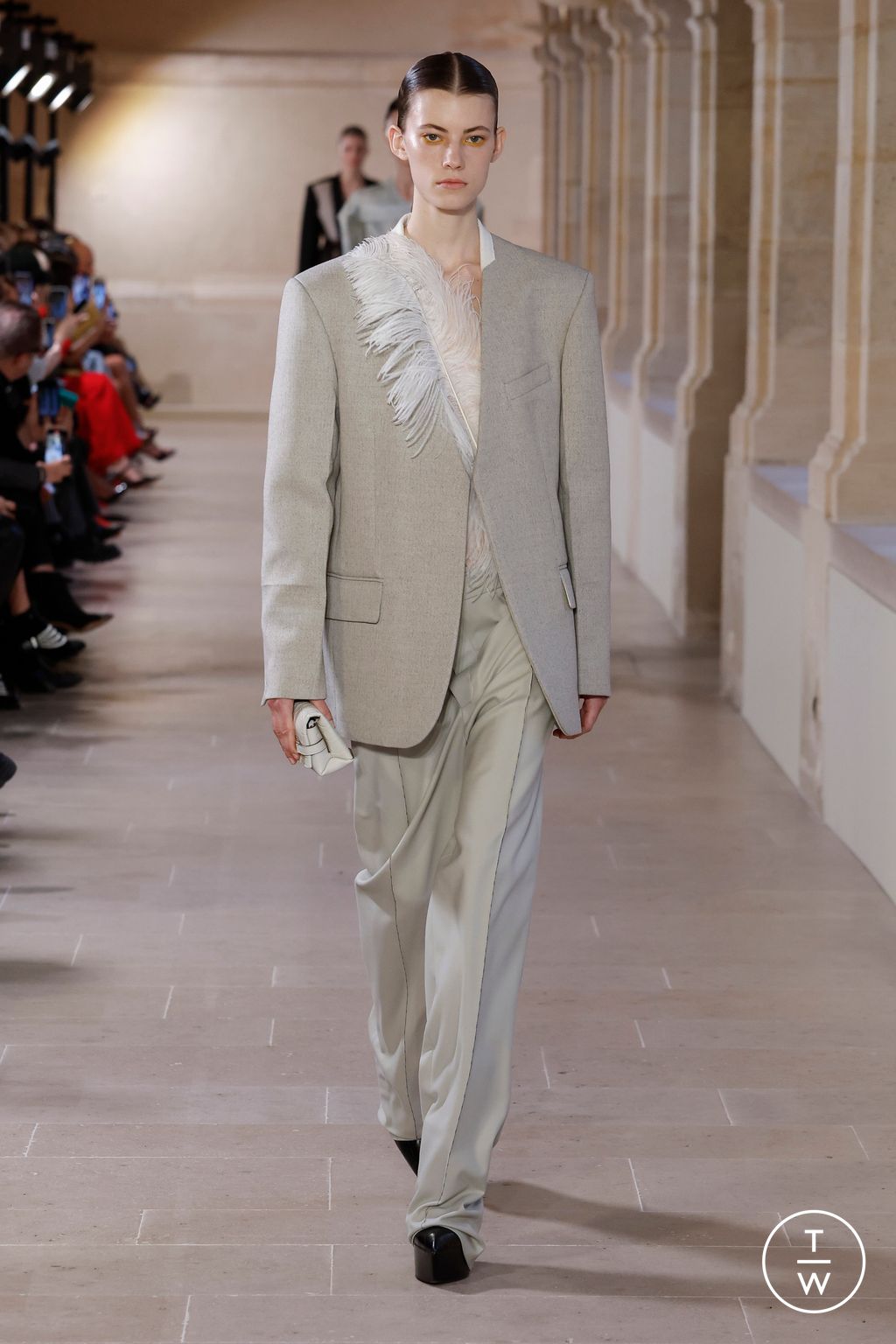 Fashion Week Paris Fall/Winter 2023 look 12 from the Victoria Beckham collection 女装
