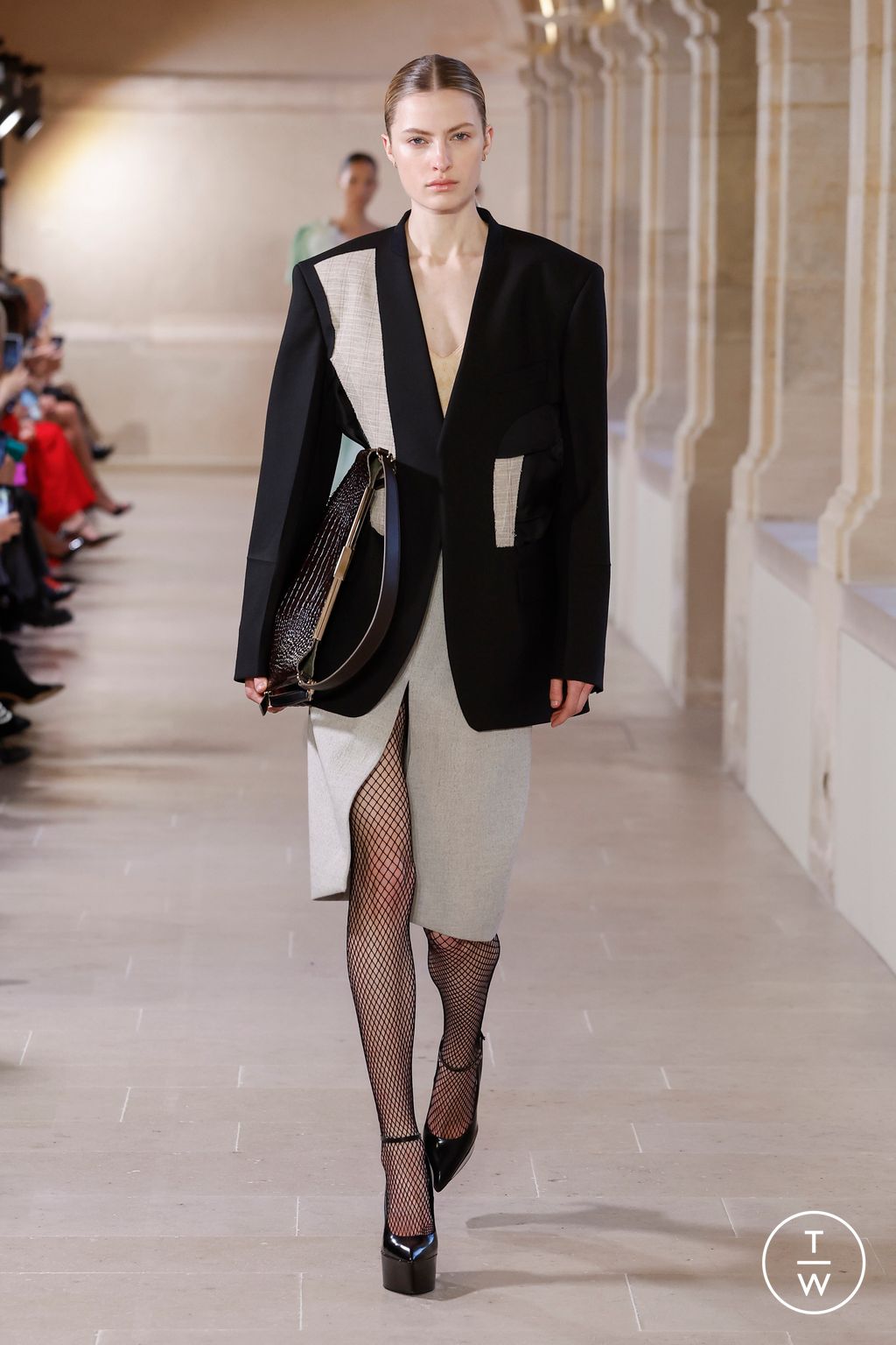 Fashion Week Paris Fall/Winter 2023 look 14 from the Victoria Beckham collection womenswear