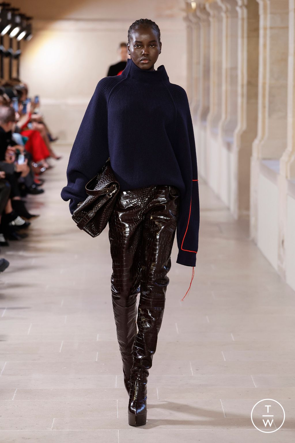 Fashion Week Paris Fall/Winter 2023 look 20 from the Victoria Beckham collection womenswear