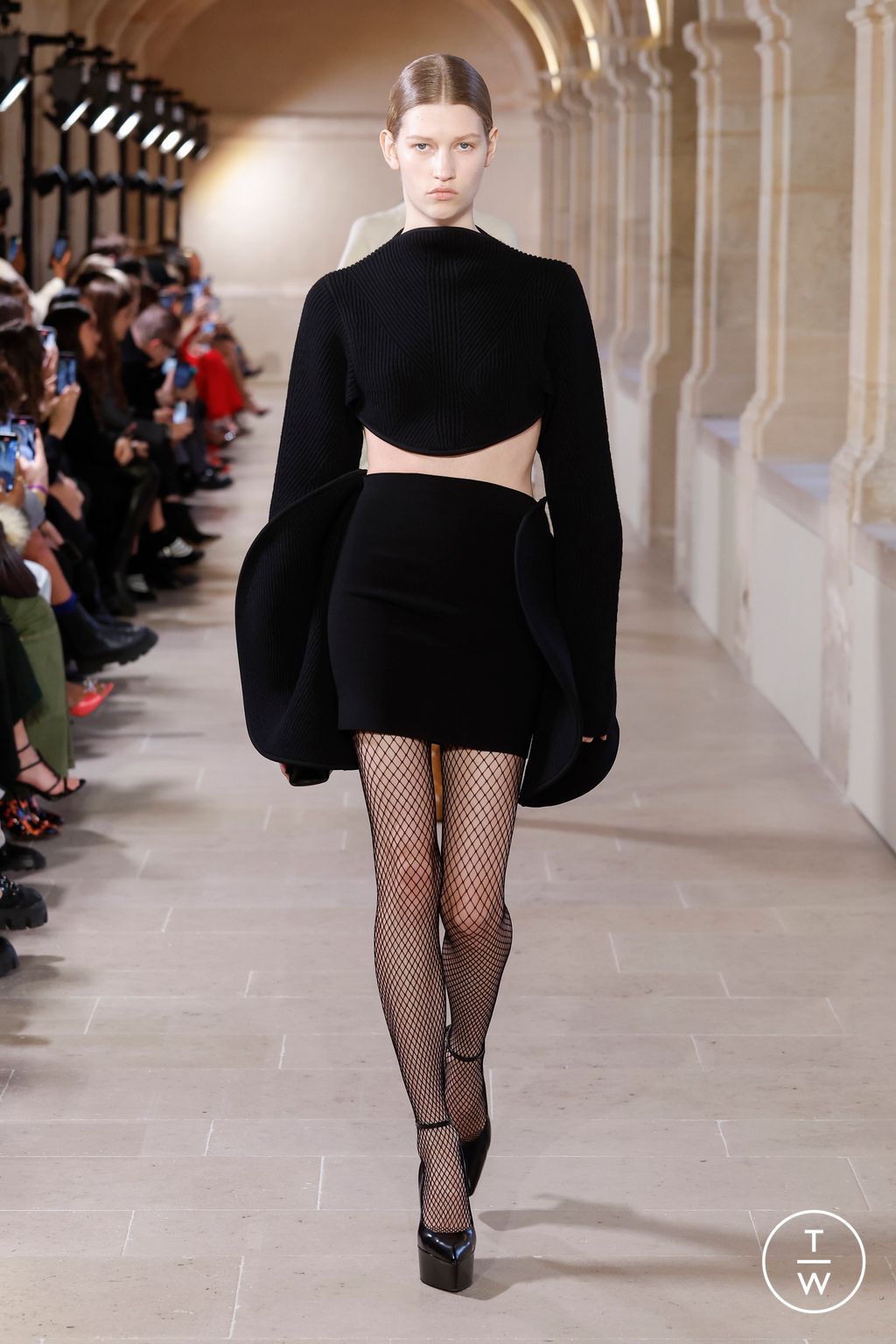 Fashion Week Paris Fall/Winter 2023 look 22 from the Victoria Beckham collection womenswear