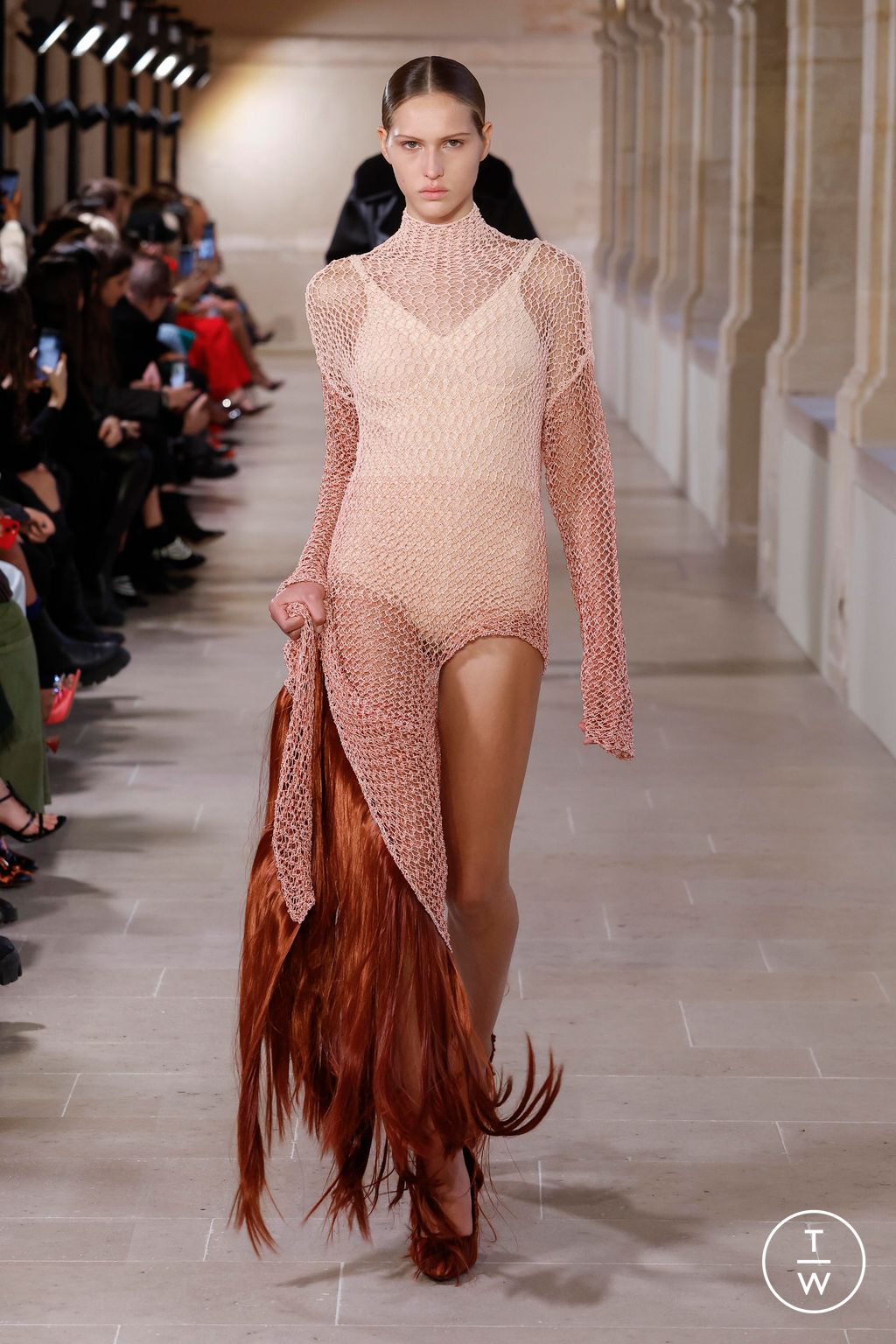 Fashion Week Paris Fall/Winter 2023 look 27 from the Victoria Beckham collection 女装