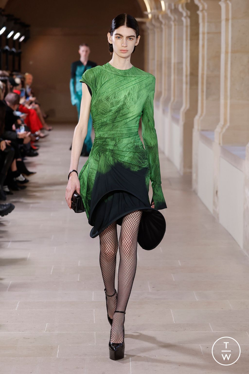 Fashion Week Paris Fall/Winter 2023 look 39 from the Victoria Beckham collection womenswear