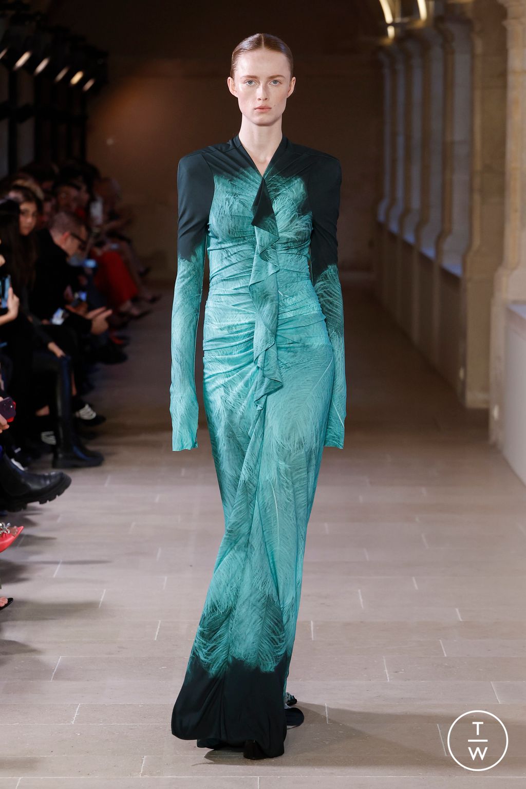 Fashion Week Paris Fall/Winter 2023 look 40 from the Victoria Beckham collection womenswear