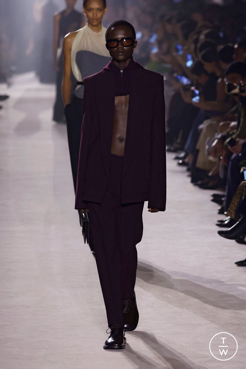 Fashion Week Paris Fall/Winter 2025 look 3 from the Victoria Beckham collection 女装