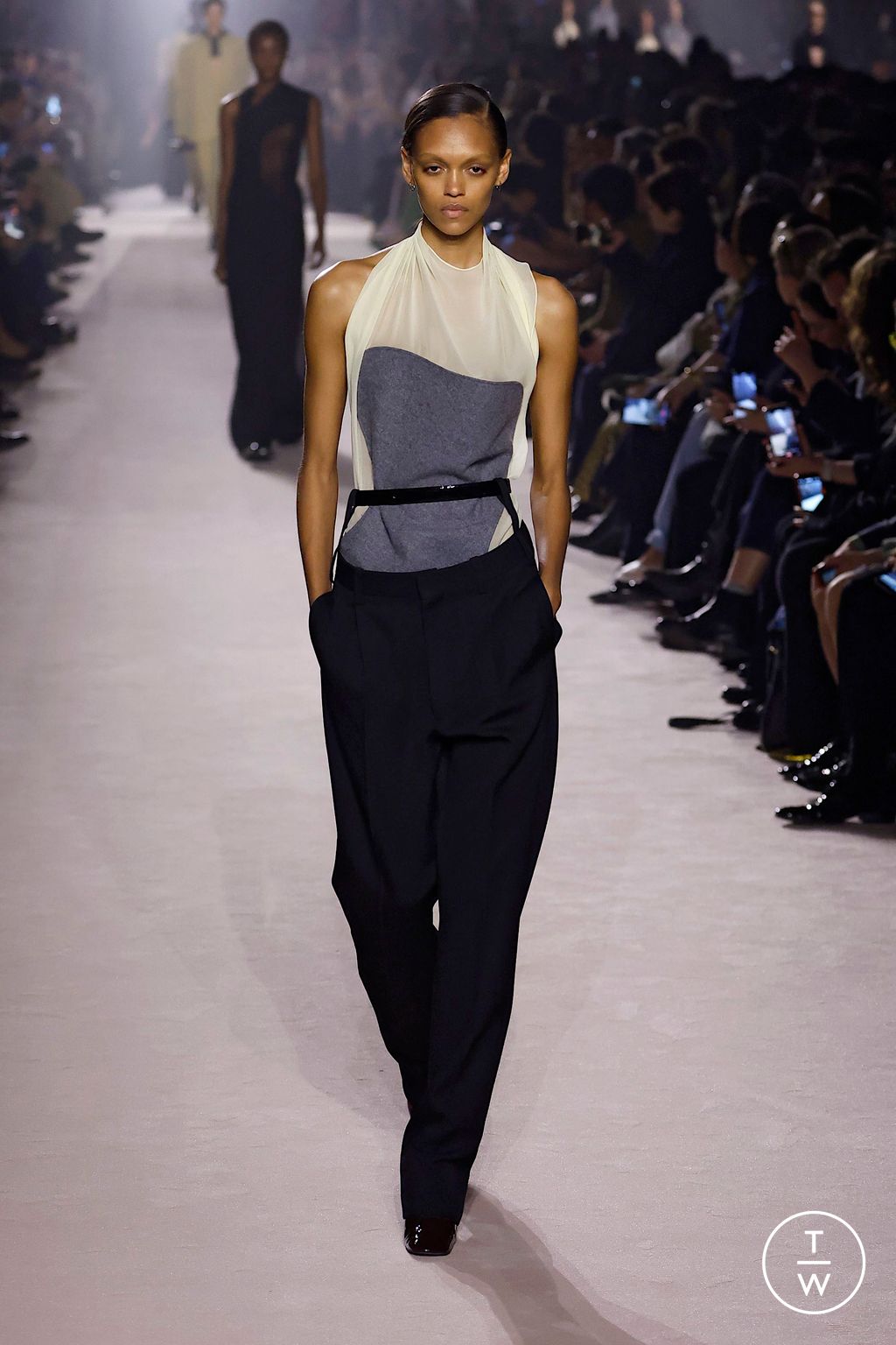 Fashion Week Paris Fall/Winter 2025 look 4 from the Victoria Beckham collection womenswear