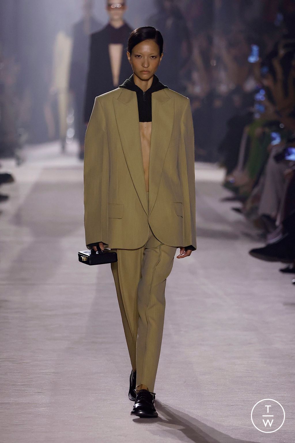 Fashion Week Paris Fall/Winter 2025 look 6 from the Victoria Beckham collection womenswear