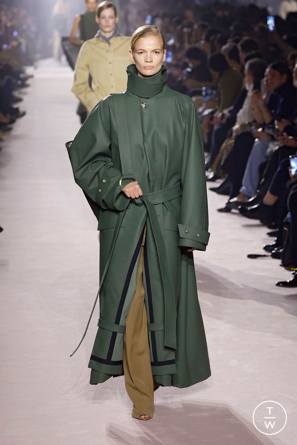 Fashion Week Paris Fall/Winter 2025 look 23 from the Victoria Beckham collection womenswear