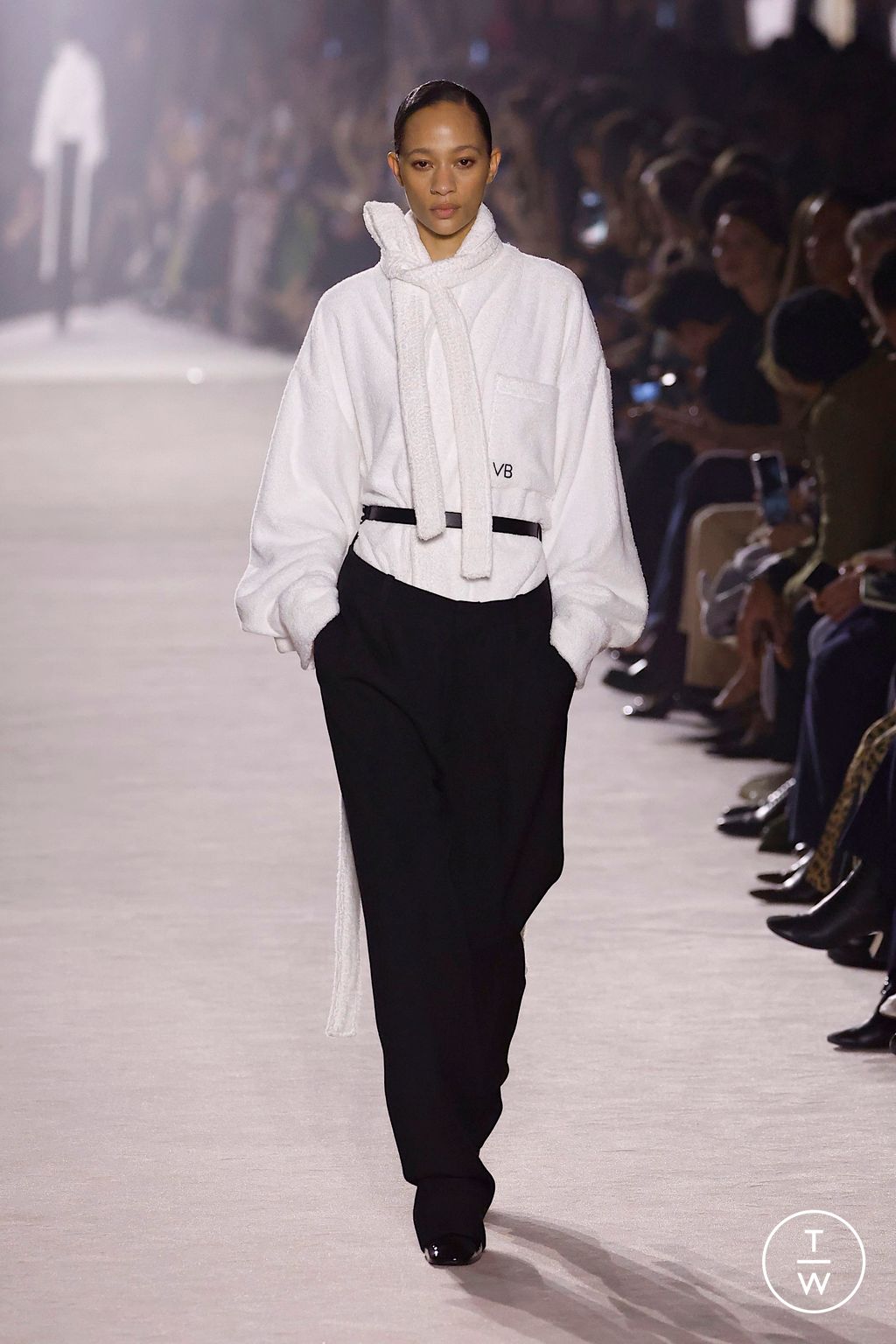 Fashion Week Paris Fall/Winter 2025 look 41 from the Victoria Beckham collection womenswear