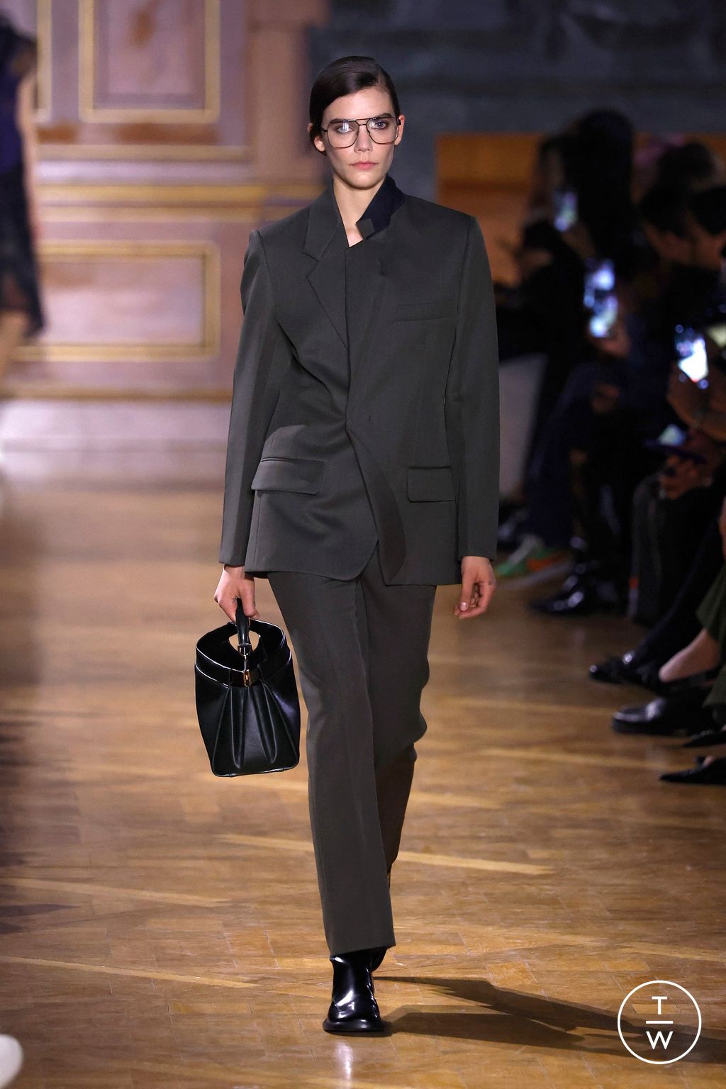Fashion Week Paris Fall/Winter 2026 look 7 de la collection Victoria Beckham womenswear