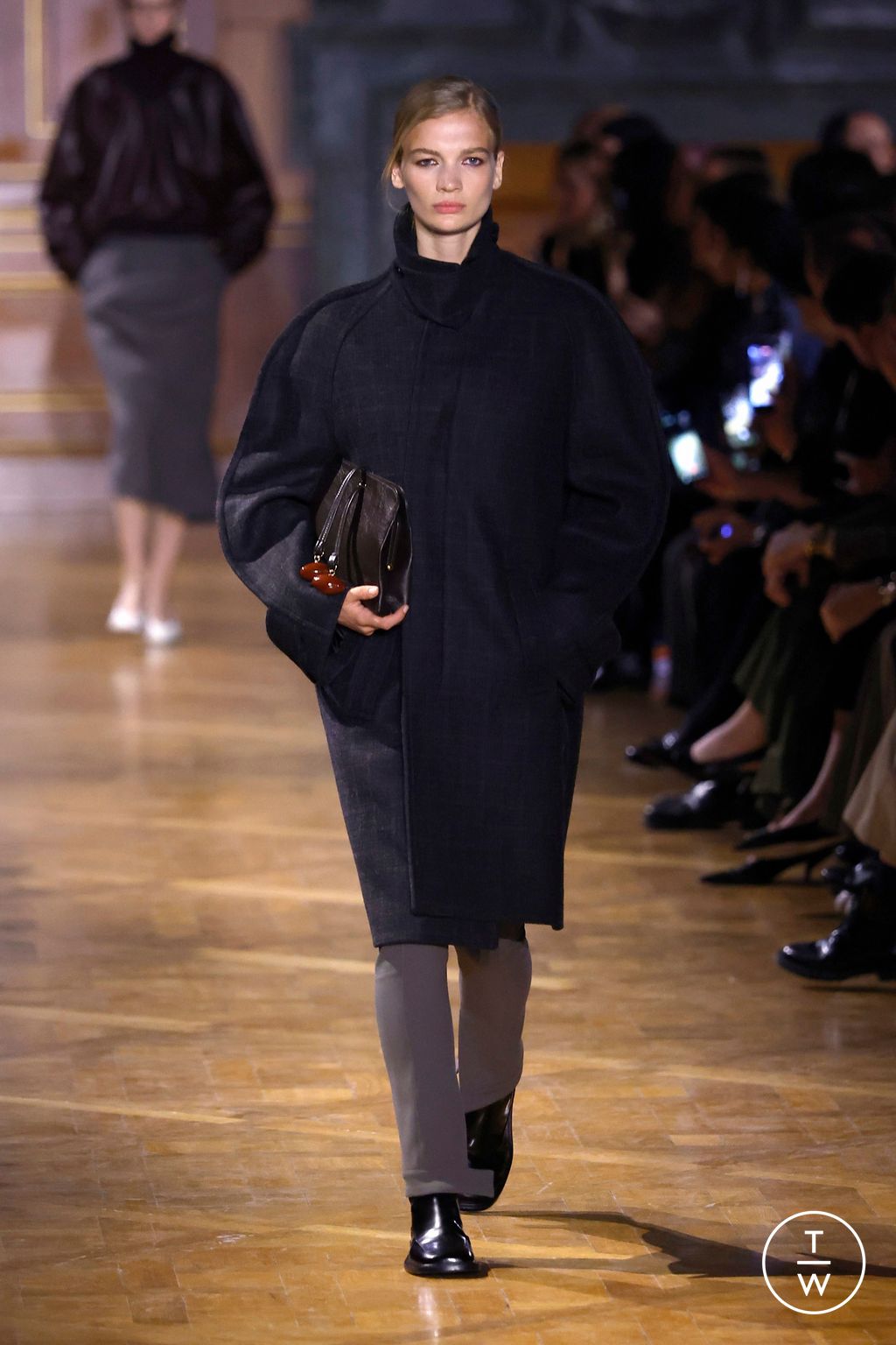 Fashion Week Paris Fall/Winter 2026 look 26 from the Victoria Beckham collection 女装