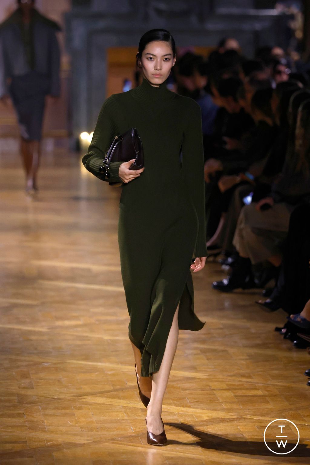 Fashion Week Paris Fall/Winter 2026 look 28 from the Victoria Beckham collection womenswear